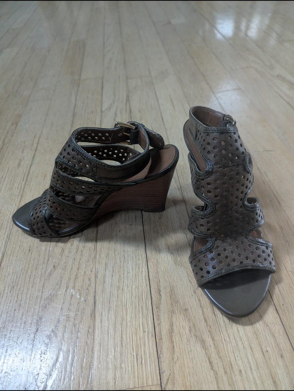 Franco Sarto Olive Green Perforated Leather Wedge Sandals 5.5